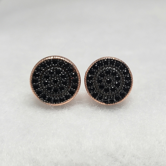 18k Pave Studs - Picture 6 of 7